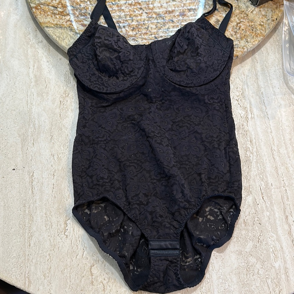 Maidenform 38B lace Bodysuit shape wear